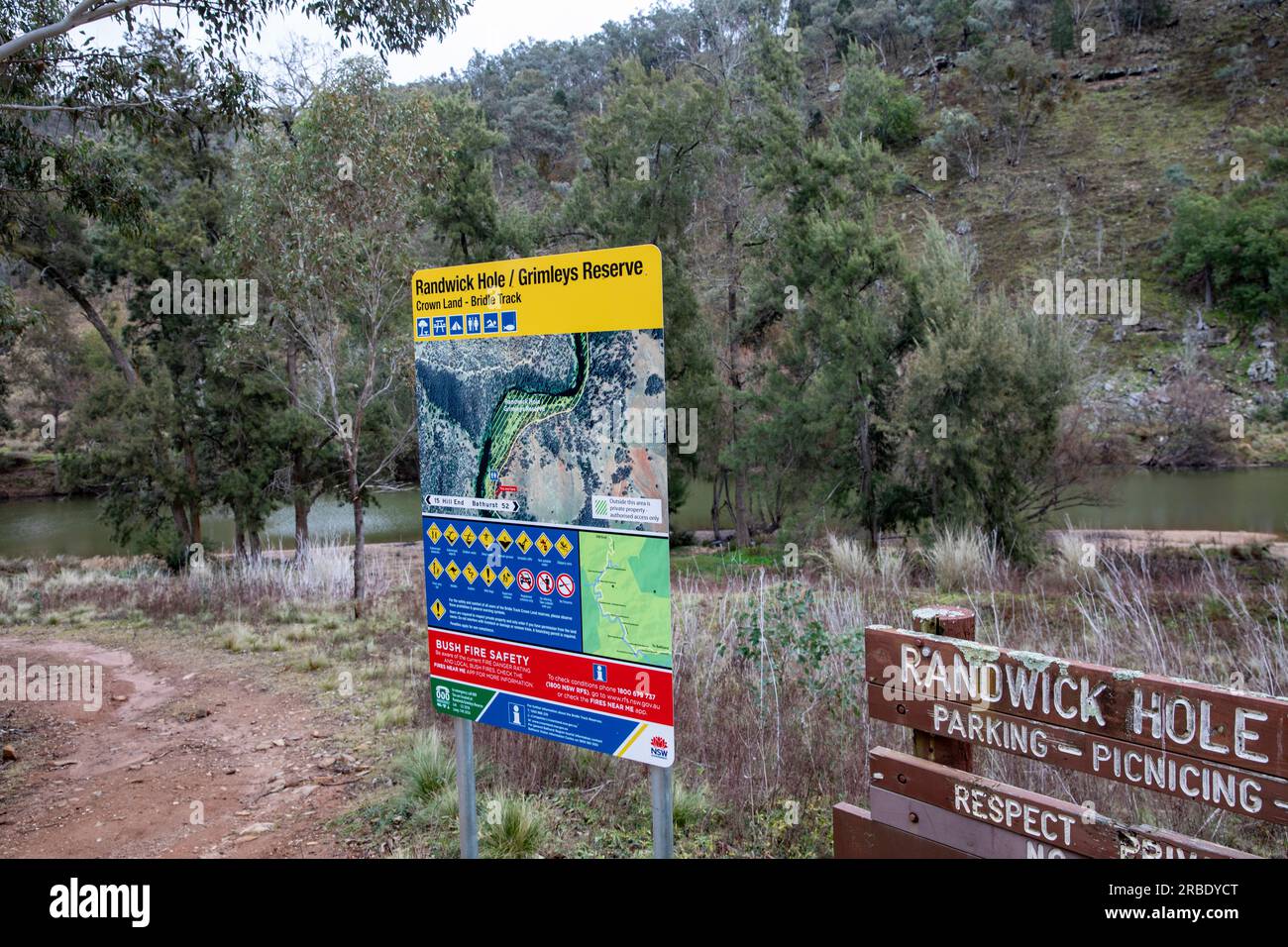 Hill End Bridle Track et Randwick Hole et Grimley's Reserve campement à côté de la rivière Macquarie, Nouvelle-Galles du Sud, Australie Banque D'Images