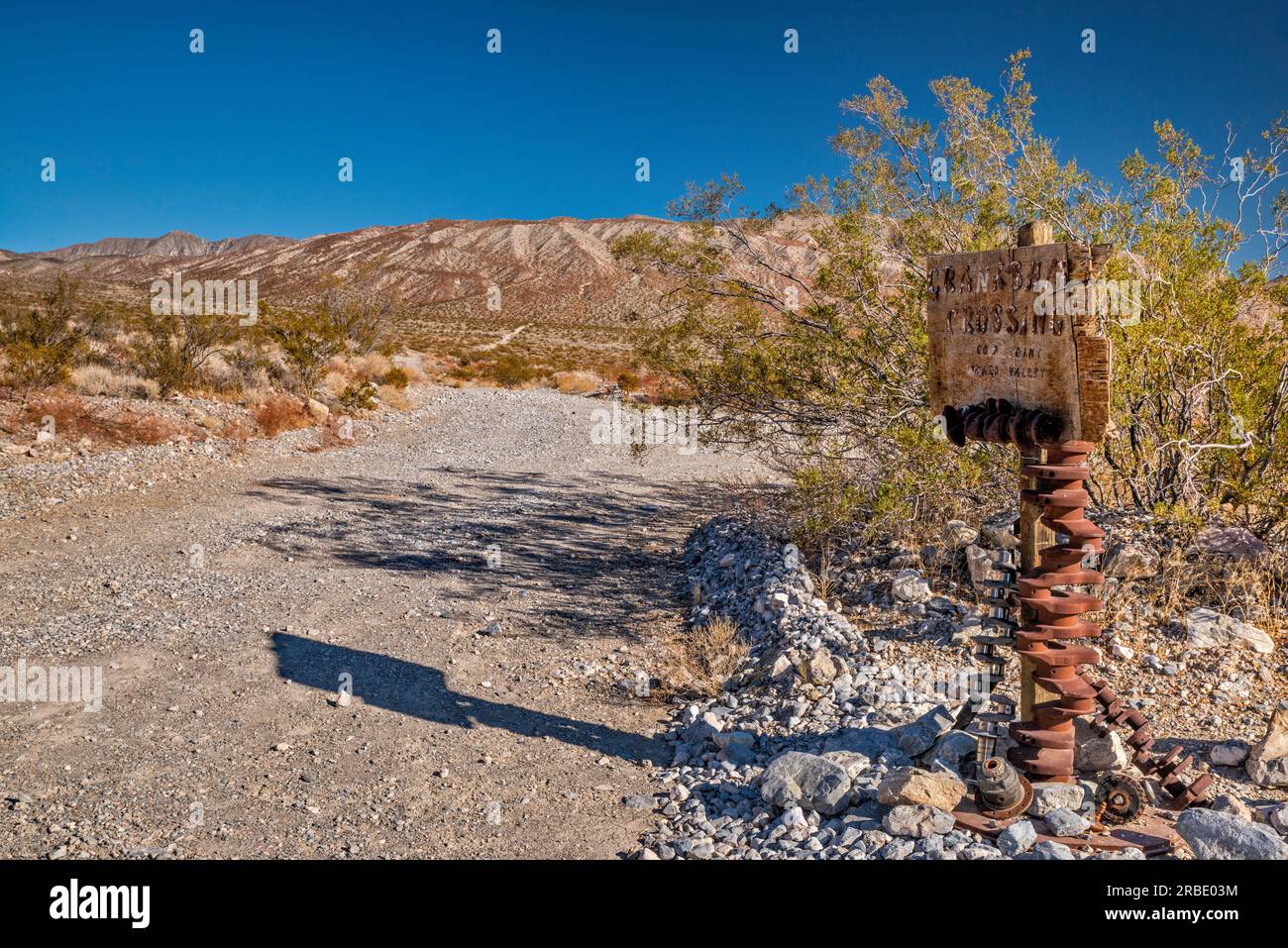 Signez à Crankshaft Crossing, backroad to Lida, Nevada, off Big Pine Road, Last chance Range, Death Valley National Park, Californie, États-Unis Banque D'Images