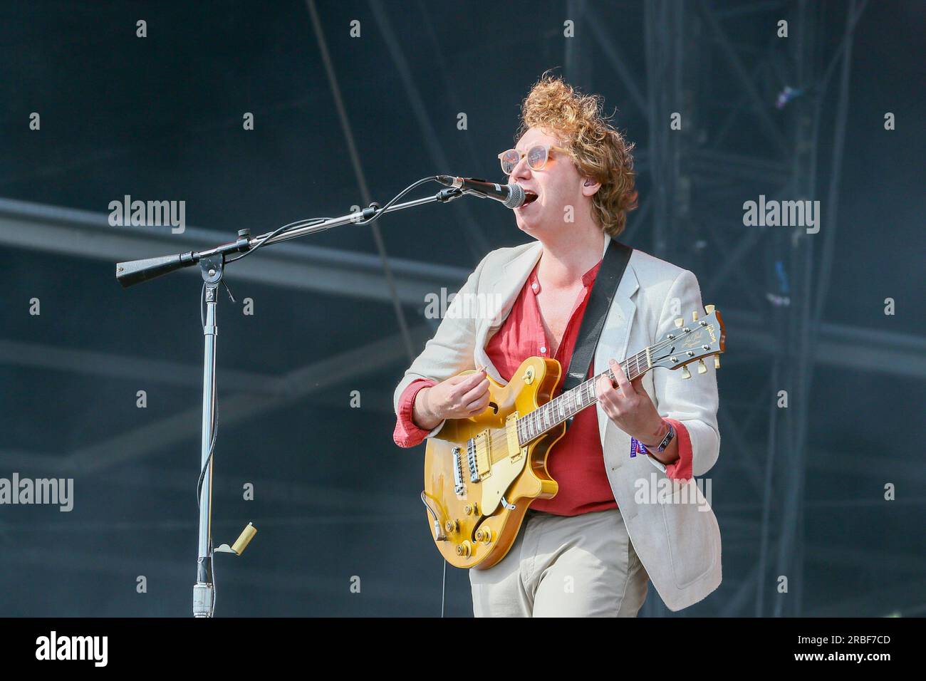 Glasgow, Royaume-Uni. 09 juillet 2023. The Kooks The Kooks est un groupe de pop-rock anglais formé en 2004 à Brighton. Le groupe se compose de Luke Pritchard (chant/guitare rythmique), Hugh Harris (guitare solo/synthétiseur/basse) et Alexis Nunez (batterie) et Dan Logan à la basse. Leur musique est principalement influencée par le mouvement d'invasion britannique des années 1960 et la renaissance post-punk du nouveau millénaire. Crédit : Findlay/Alamy Live News Banque D'Images