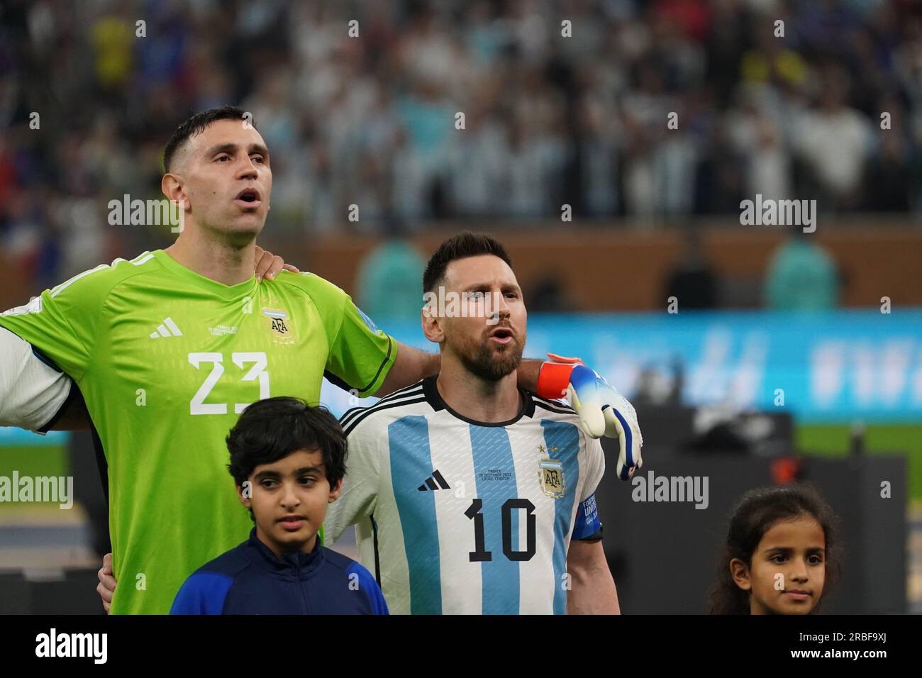 Lusail, Qatar, 18e. Décembre 2022. Argentine chanson nationale dans la prévia du match entre l'Argentine vs France, match 64, match final de la Fifa Banque D'Images