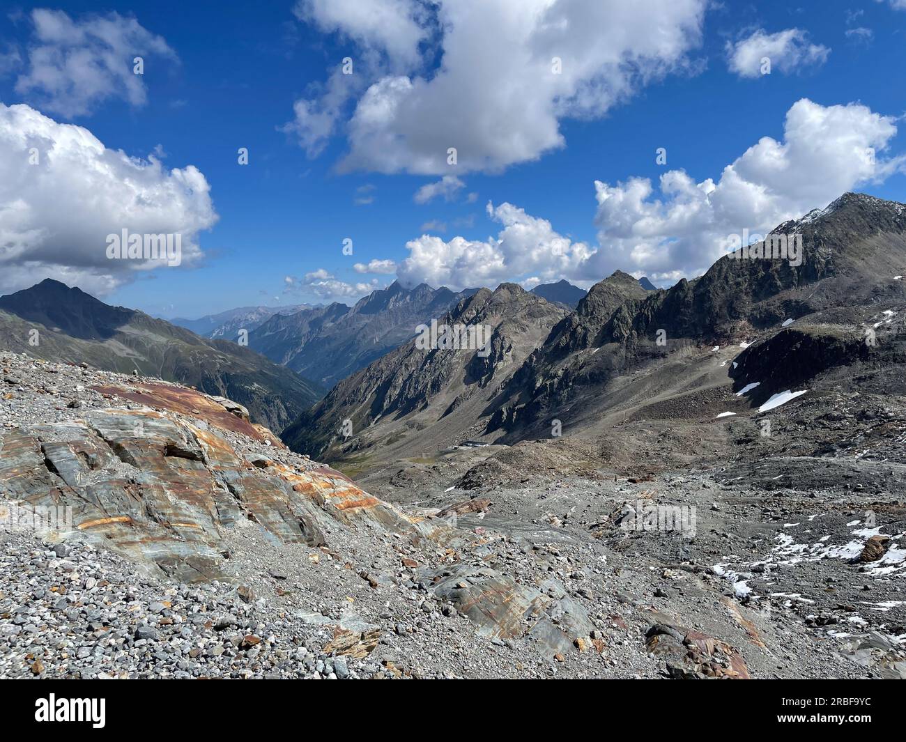 Vue depuis le glacier de Stubai (Stubaier gletscher) dans les Alpes autrichiennes, vallée de Stubai (Stubaital), Tyrol, Autriche, Europe Banque D'Images