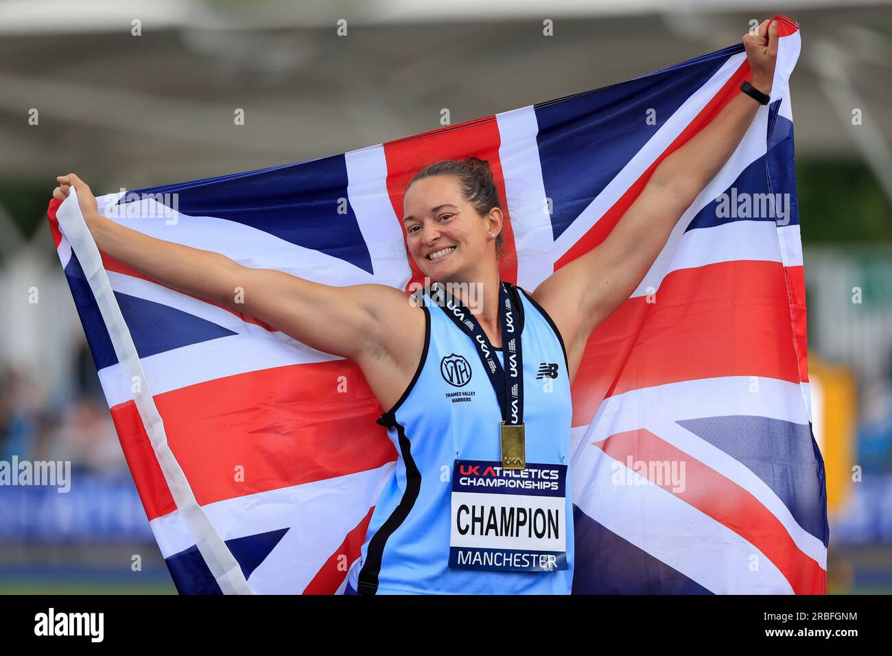 Jade Lally célèbre sa médaille d’or dans le disque féminin lors des Championnats du Royaume-Uni d’athlétisme à Manchester Regional Arena, Manchester, Royaume-Uni, le 9 juillet 2023 (photo de Conor Molloy/News Images) Banque D'Images