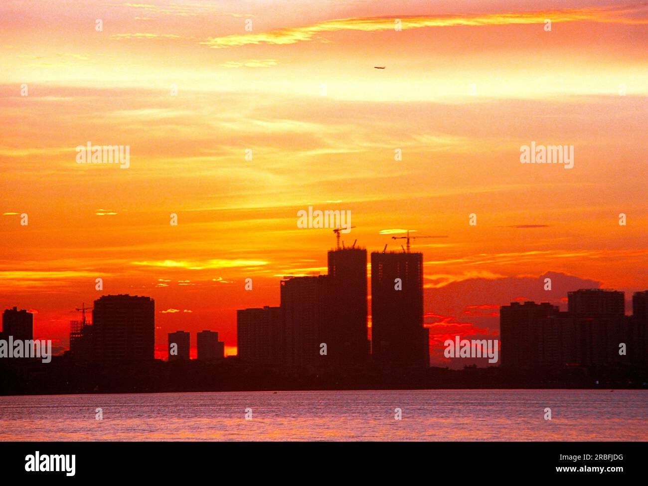 Un coucher de soleil à Ho Tay, Hanoi Banque D'Images