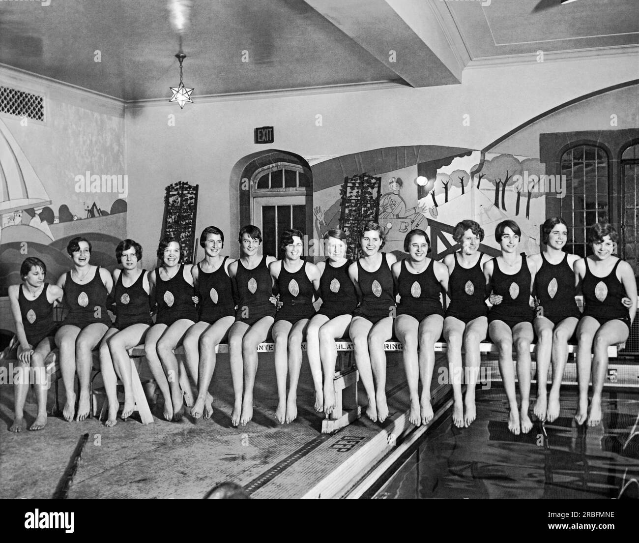Chicago, Illinois : 26 janvier 1929 Un portrait des membres de l'équipe de natation de l'Illinois Women's Athletic Club qui défendront leurs honneurs de championnat lors des championnats nationaux de natation pour femmes qui auront lieu le mois prochain au Lake Shore Athletic Club Banque D'Images