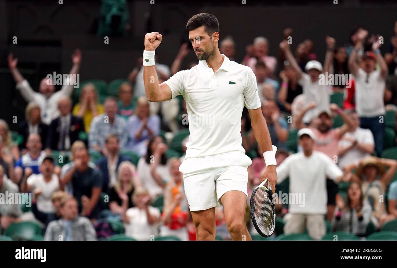 Novak Djokovic réagit lors de son match contre Hubert Hurkacz (non représenté) lors du septième jour des Championnats de Wimbledon 2023 au All England Lawn tennis and Croquet Club à Wimbledon. Date de la photo : dimanche 9 juillet 2023. Banque D'Images Novak Djokovic réagit lors de son match contre Hubert Hurkacz (non représenté) lors du septième jour des Championnats de Wimbledon 2023 au All England Lawn tennis and Croquet Club à Wimbledon. Date de la photo : dimanche 9 juillet 2023. Banque D'Images