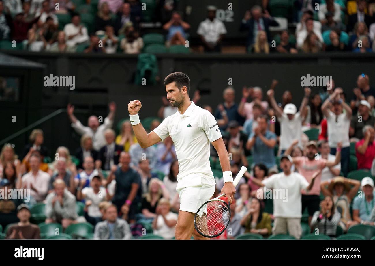 Novak Djokovic réagit lors de son match contre Hubert Hurkacz (non représenté) lors du septième jour des Championnats de Wimbledon 2023 au All England Lawn tennis and Croquet Club à Wimbledon. Date de la photo : dimanche 9 juillet 2023. Banque D'Images Novak Djokovic réagit lors de son match contre Hubert Hurkacz (non représenté) lors du septième jour des Championnats de Wimbledon 2023 au All England Lawn tennis and Croquet Club à Wimbledon. Date de la photo : dimanche 9 juillet 2023. Banque D'Images