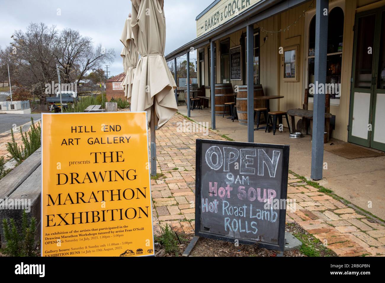 Hill End ville historique de ruée vers l'or en Nouvelle-Galles du Sud, galerie d'art et exposition de dessin, Nouvelle-Galles du Sud, Australie Banque D'Images