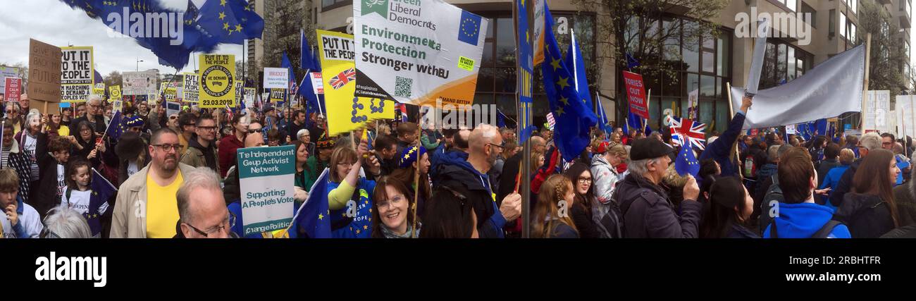 Une vue grand angle de la mise à la démonstration anti-Brexit du peuple à Londres Banque D'Images