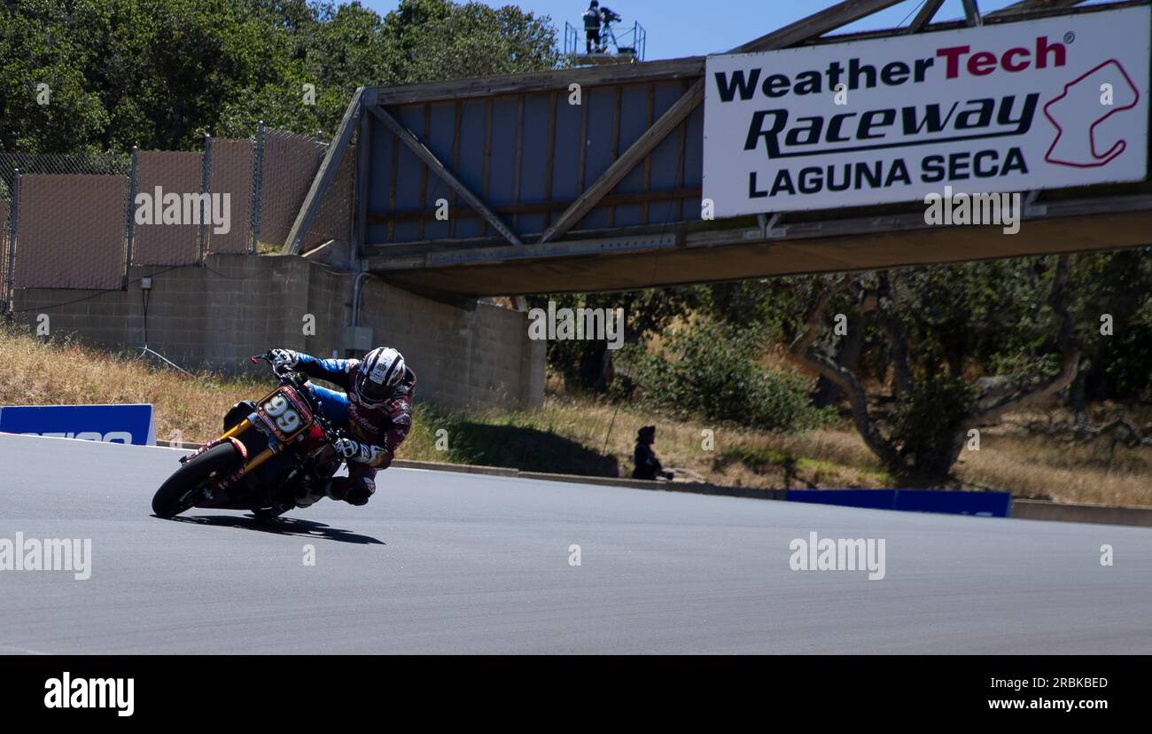 Juillet 09 2023 Monterey, CA, U.S.A Jeremy McWilliams(99)sort du tire-bouchon lors du Mission Foods MotoAmerica Super Hooligan Championship R2 au WeatherTech Raceway Laguna Seca Monterey, CA Thurman James/CSM Banque D'Images