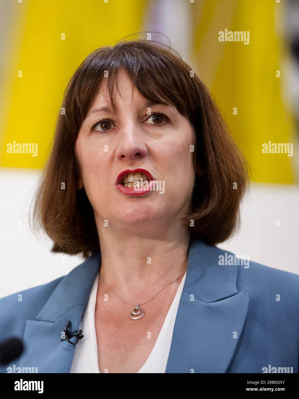 Edimbourg, Royaume-Uni, 19 juin 2023 : Rachel Reeves, chancelière fantôme du Parti travailliste, s'adressant à une conférence de presse sur la politique énergétique du parti. Photo : DBMS/Alamy Banque D'Images