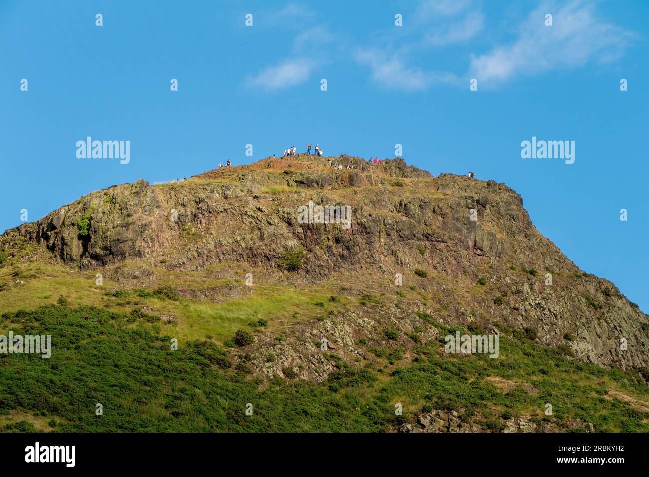 Les gens ont grimpé au sommet d'Arthur Seat, Édimbourg, Écosse, Royaume-Uni Banque D'Images