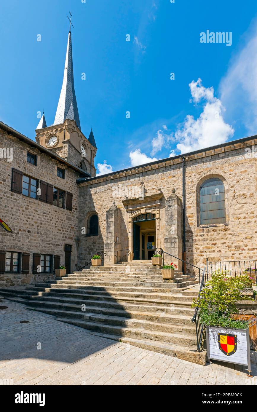 La petite ville médiévale de Saint-Pal de Chalencon est une commune française, située dans le département de la haute-Loire. Banque D'Images