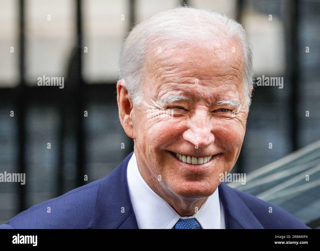 Londres, Royaume-Uni. 10 juillet 2023. Joe Biden (Joseph Robinette Biden Jr.), président des États-Unis d'Amérique, est accueilli au 10 Downing Street par Rishi Sunak, Premier ministre du Royaume-Uni, tous deux réapparaissent après de courtes réunions et M. Biden quitte Downing Street dans le cortège. Biden se rend au Royaume-Uni pour rencontrer le Premier ministre, puis le roi Charles, avant de se rendre au sommet de l’OTAN en Lituanie. Crédit : Imageplotter/Alamy Live News Banque D'Images