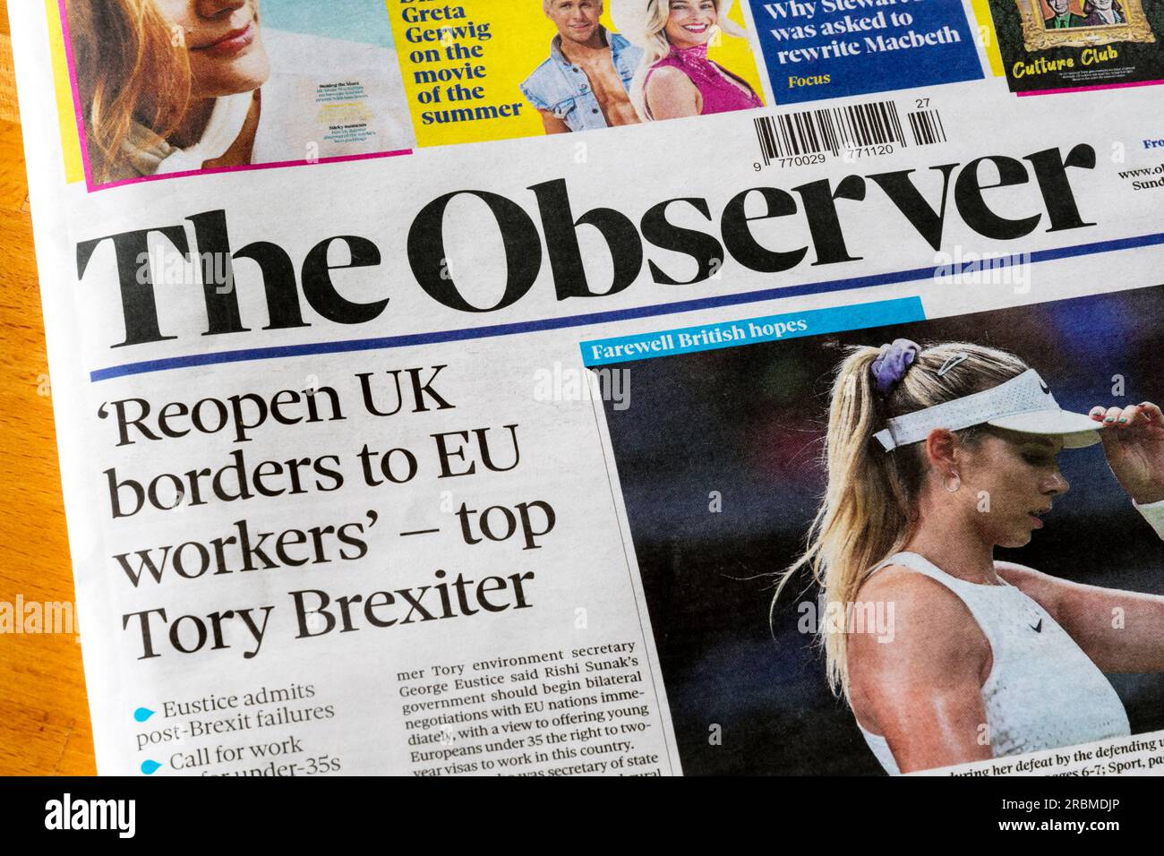 9 juillet 2023. Le titre de la première page de l'observateur lit rouvrir les frontières britanniques aux travailleurs de l'UE - TOP Tory Brexiter. Banque D'Images