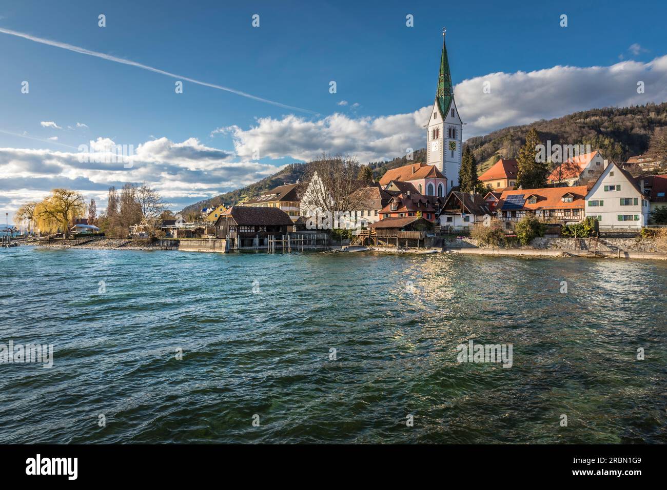 Vue sur l'église et la vieille ville de Sipplingen sur le lac de Constance, Bade-Württemberg, Allemagne Banque D'Images