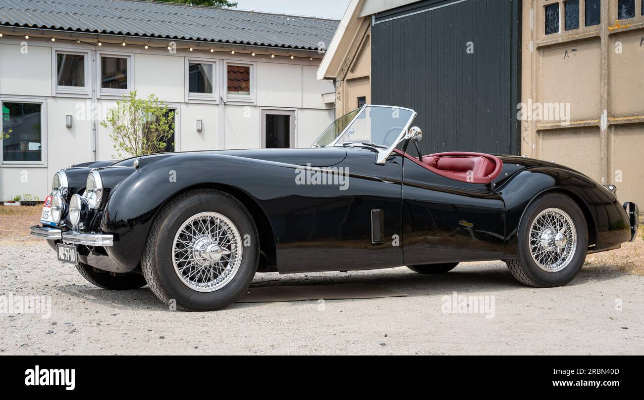 Lelystad, pays-Bas, 18.06.2023, voiture de sport classique Jaguar XK120 se de 1952 à la Journée nationale Oldtimer Banque D'Images