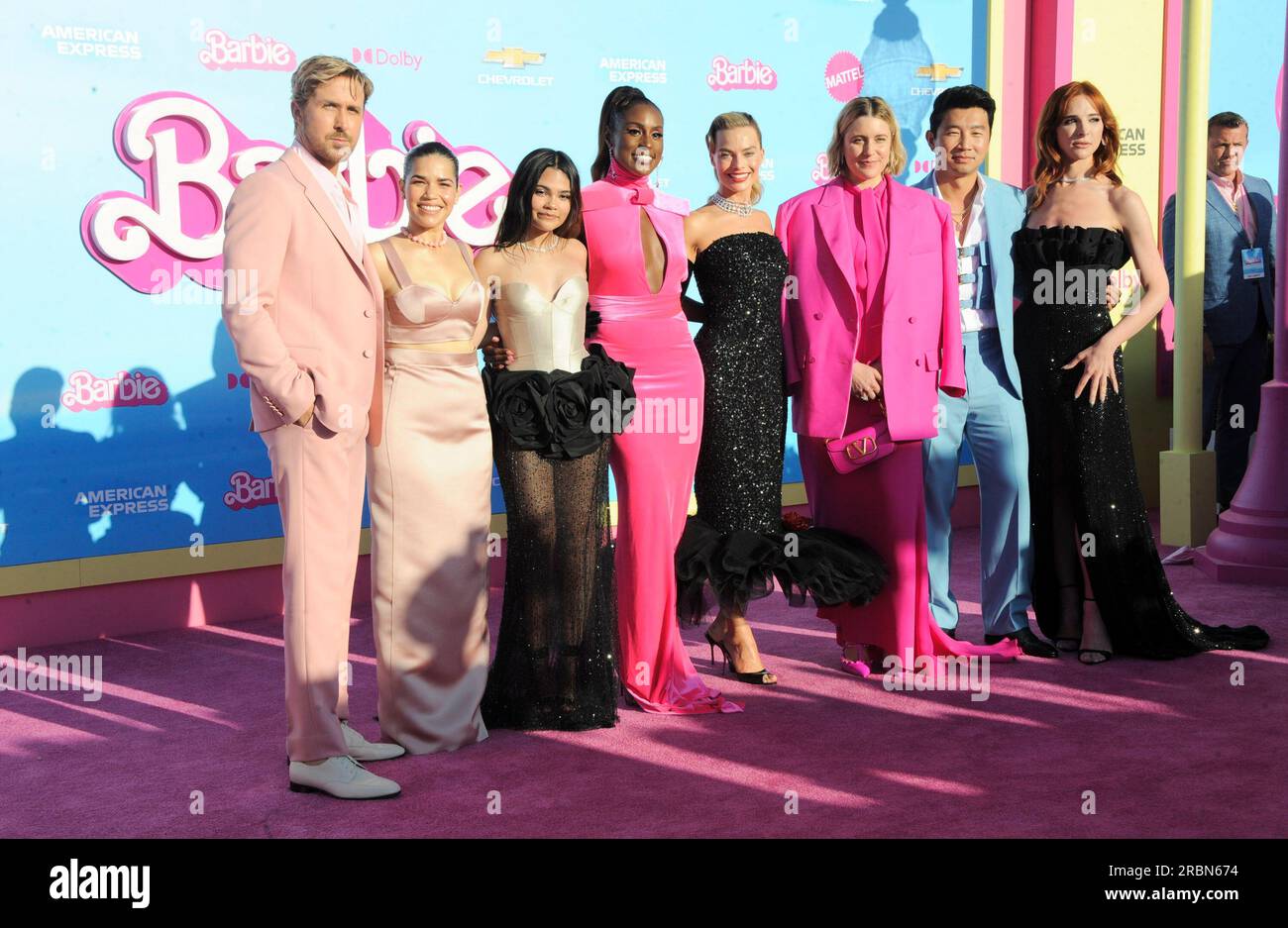 Los Angeles, Californie. 9 juillet 2023. Margot Robbie, Ryan Gosling, America Ferrera, Ariana Greenblatt, Issa Rae, GRETA Gerwig, Simu Liu, Hari NEF aux arrivées pour la première du film BARBIE, Shrine Auditorium et Expo Hall, Los Angeles, CA le 9 juillet 2023. Crédit : Elizabeth Goodenough/Everett Collection/Alamy Live News Banque D'Images