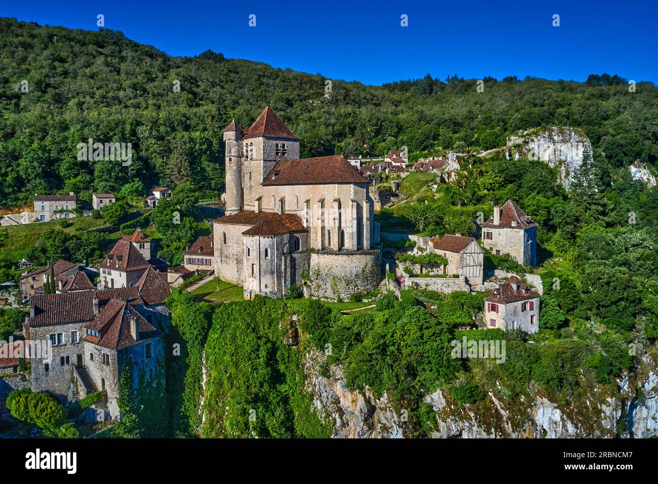 France, Lot (46), Parc naturel régional des Causses du Quercy, Saint-Cirq-Lapopie, village médiéval surplombant le Lot et classé parmi les plus beaux Banque D'Images
