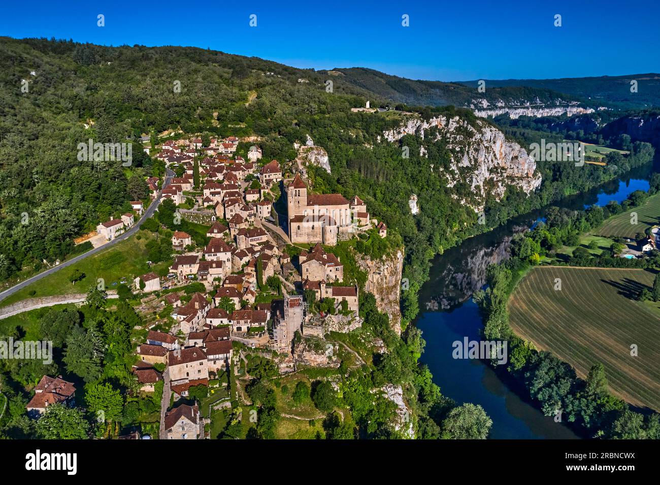 France, Lot (46), Parc naturel régional des Causses du Quercy, Saint-Cirq-Lapopie, village médiéval surplombant le Lot et classé parmi les plus beaux Banque D'Images