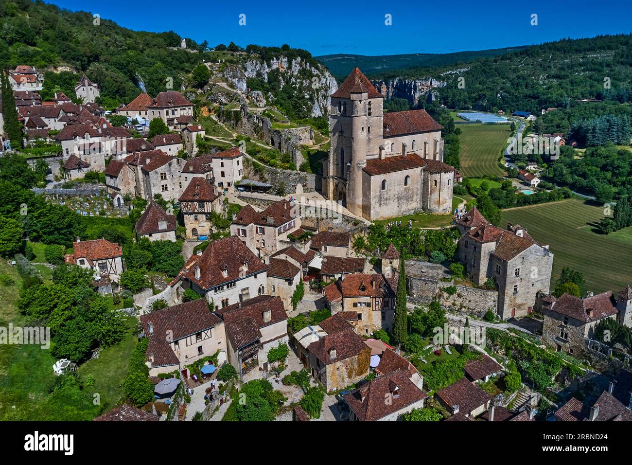 France, Lot (46), Parc naturel régional des Causses du Quercy, Saint-Cirq-Lapopie, village médiéval surplombant le Lot et classé parmi les plus beaux Banque D'Images