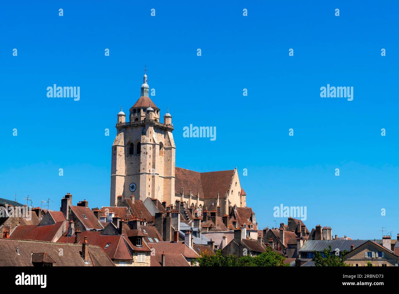 Collégiale de notre Dame à Dole. Dole est une commune du département du Jura, dont elle est une sous-préfecture (sous-préfecture), en Bourgogne Banque D'Images