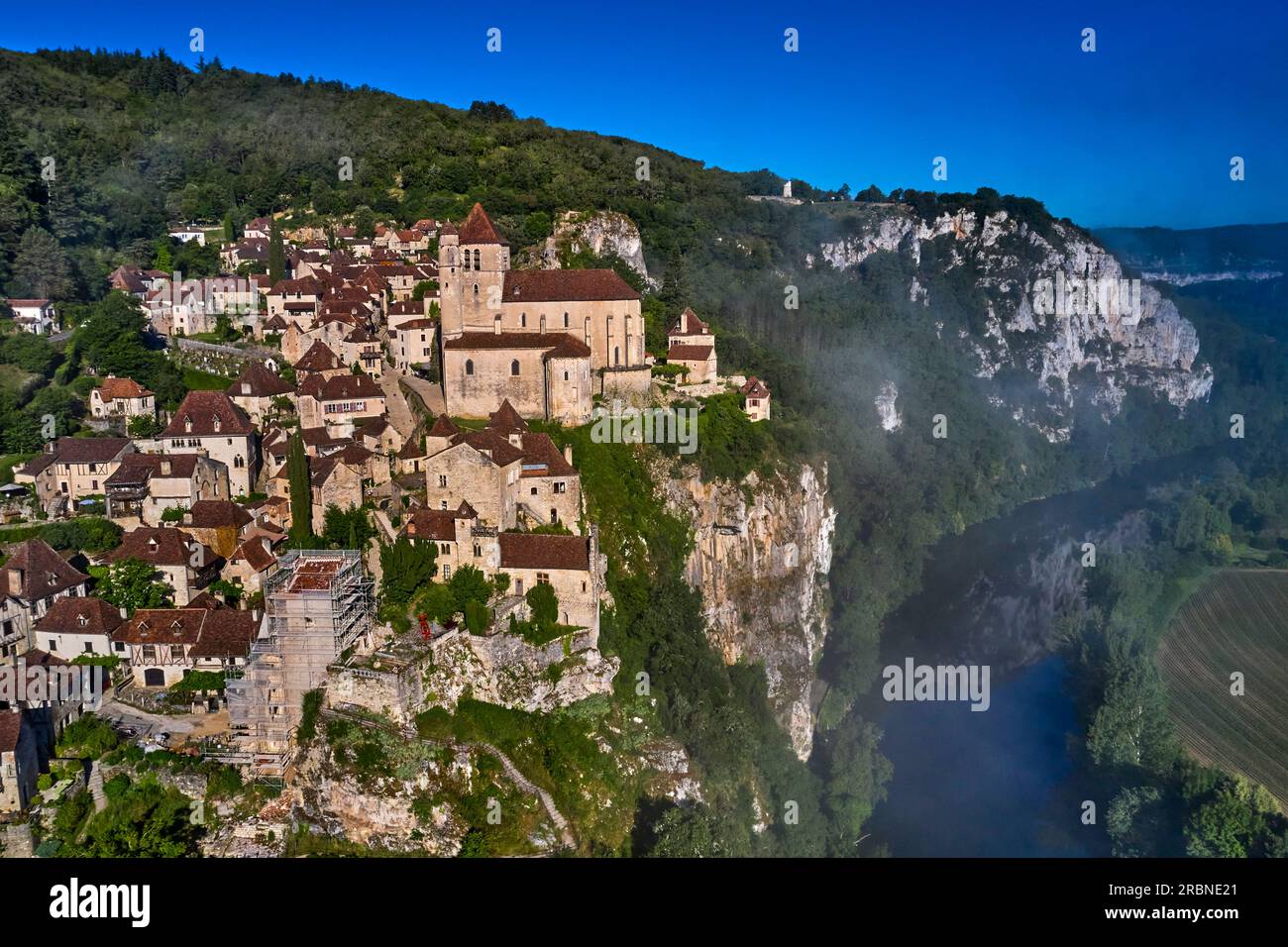France, Lot (46), Parc naturel régional des Causses du Quercy, Saint-Cirq-Lapopie, village médiéval surplombant le Lot et classé parmi les plus beaux Banque D'Images