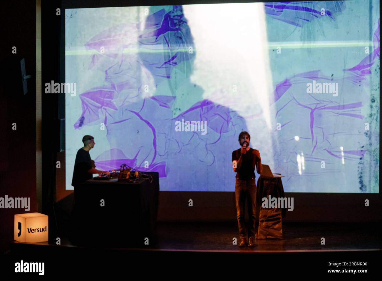 A Lluz, Orión E A Nova Lluz, spectacle poétique, Miguel Rodríguez et Andrés Rodríguez, Santanyi, Majorque, Iles Baléares, Espagne. Banque D'Images