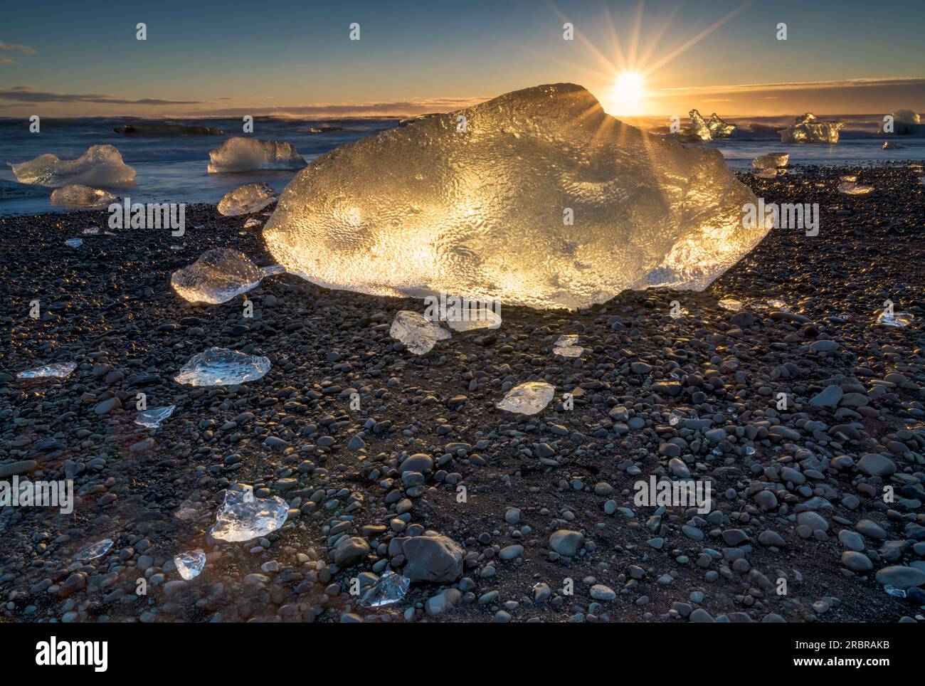 Formations de glace sur la côte sud de l'Islande, Islande. Banque D'Images