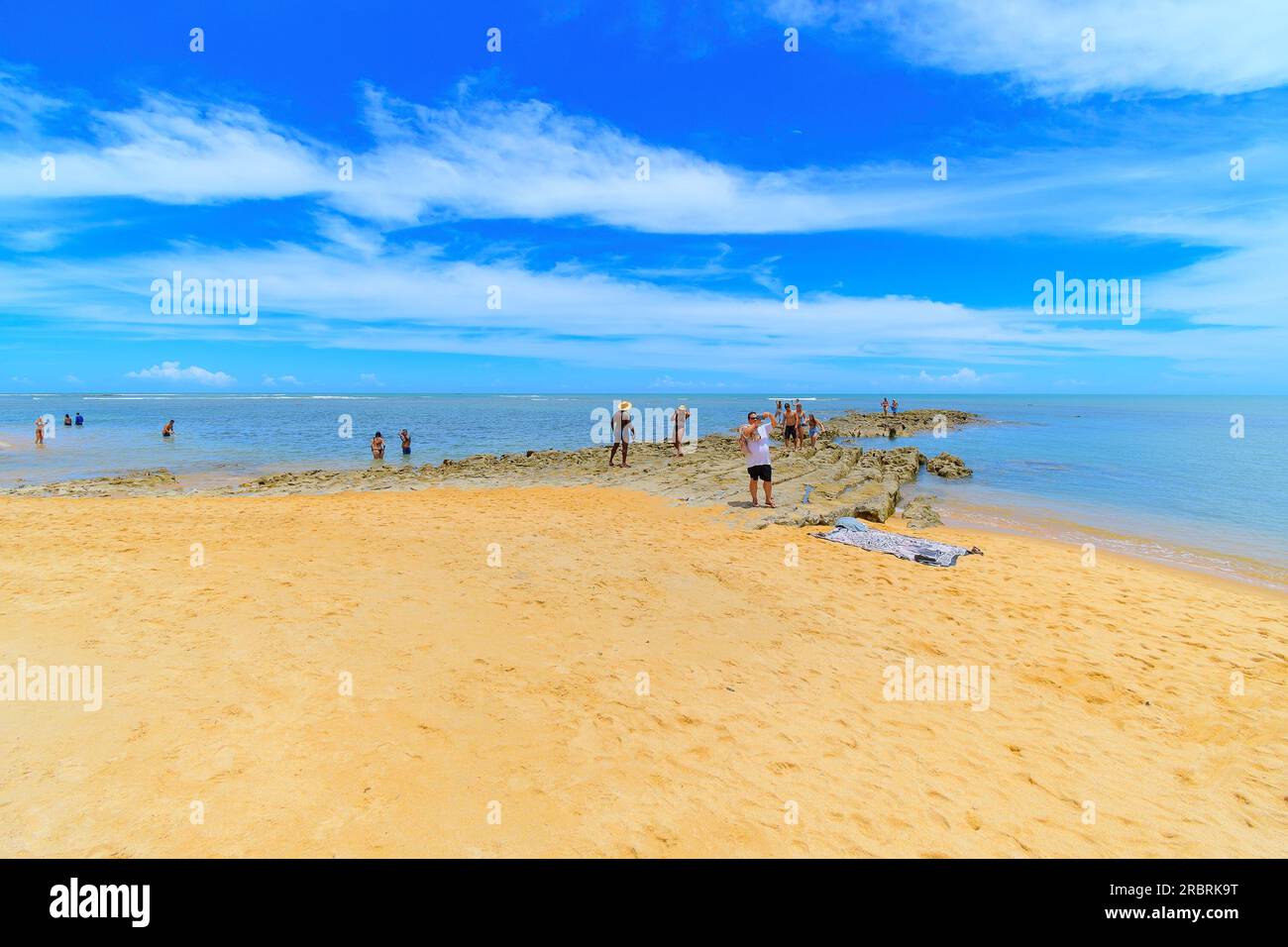 Porto Seguro, BA, Brésil - 07 janvier 2023 : vue sur la plage d'Espelho, une belle plage touristique de l'état de Bahia. Banque D'Images