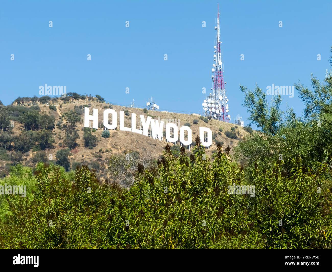 Le Hollywood Sign (anciennement le Hollywoodwood Sign) est un monument et une icône culturelle américaine situé à Los Angeles, en Californie. Il est situé sur Banque D'Images