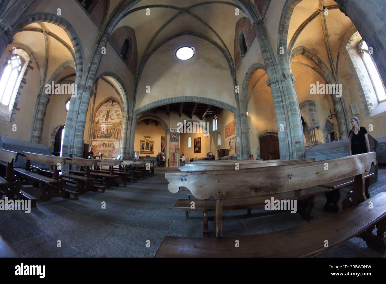 AVIGLIANA, ITALIE - 26 JUIN 2023 : intérieur de l'église du monastère de Sacra di San Michele dans la vallée de Susa, Piémont Banque D'Images