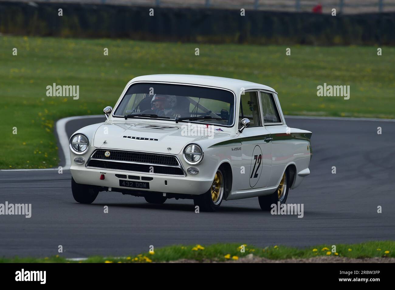 Roy Alderslade, Lotus Ford Cortina Mk1, un événement mettant en vedette deux grilles distinctes, DRHC Dunlop Allstars pour les voitures de sport, GT et Touring pré-1966. Les Alls Banque D'Images