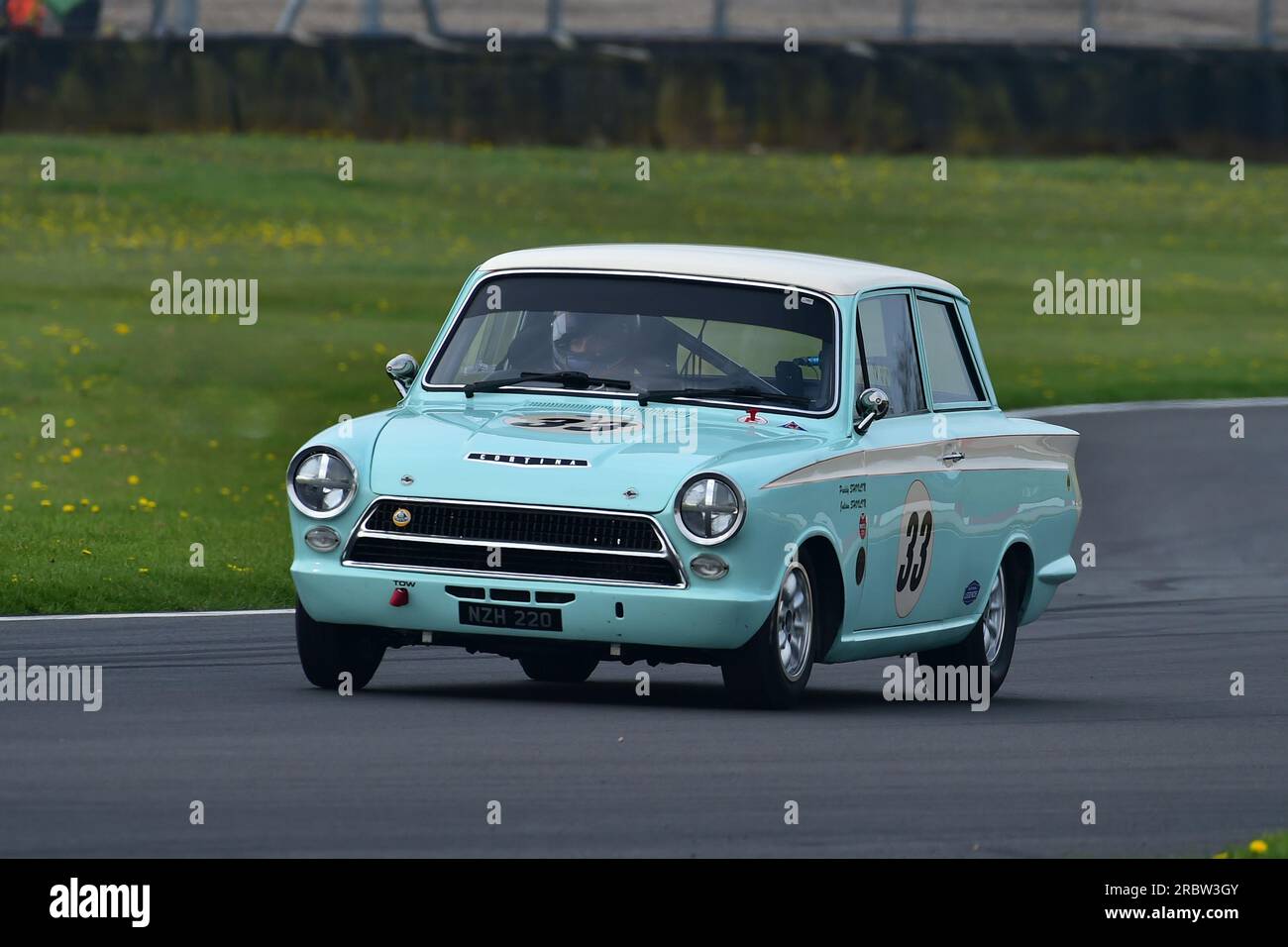 Julian Shovlin, Ford Lotus Cortina Mk1, un événement mettant en vedette deux grilles distinctes, DRHC Dunlop Allstars pour les voitures de sport, GT et Touring pré-1966. Les Alls Banque D'Images