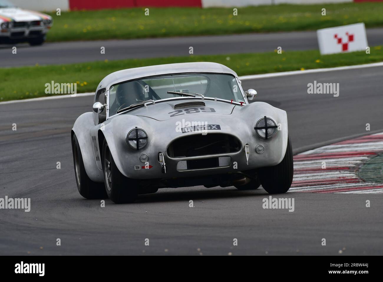 Matthew Moore, AC Cobra, un événement mettant en vedette deux grilles distinctes, DRHC Dunlop Allstars pour les voitures de sport, GT et Touring pré-1966. Les résultats Allstars di Banque D'Images