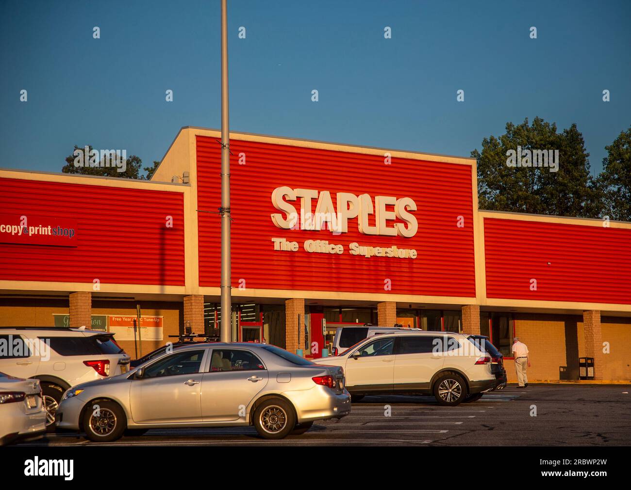 Magasin Staples dans un centre commercial de banlieue Banque D'Images