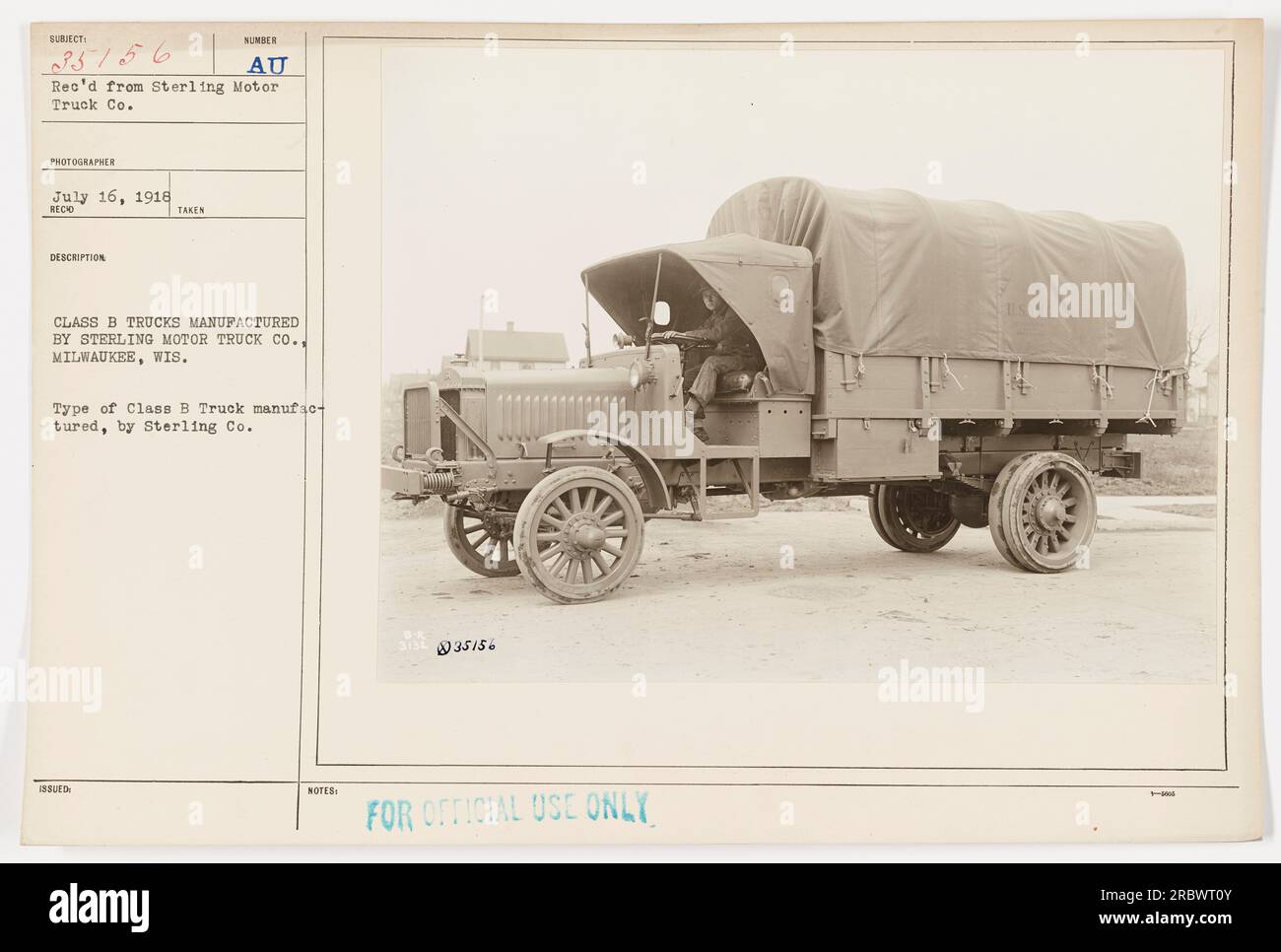 Image montrant un camion de classe B fabriqué par Sterling Motor Truck Co. À Milwaukee, Wisconsin pendant la première Guerre mondiale. La photographie a été prise le 16 juillet 1918 et fait partie d'une collection représentant les activités militaires américaines. L'image est marquée d'une désignation officielle réservée à l'usage exclusif.' Banque D'Images