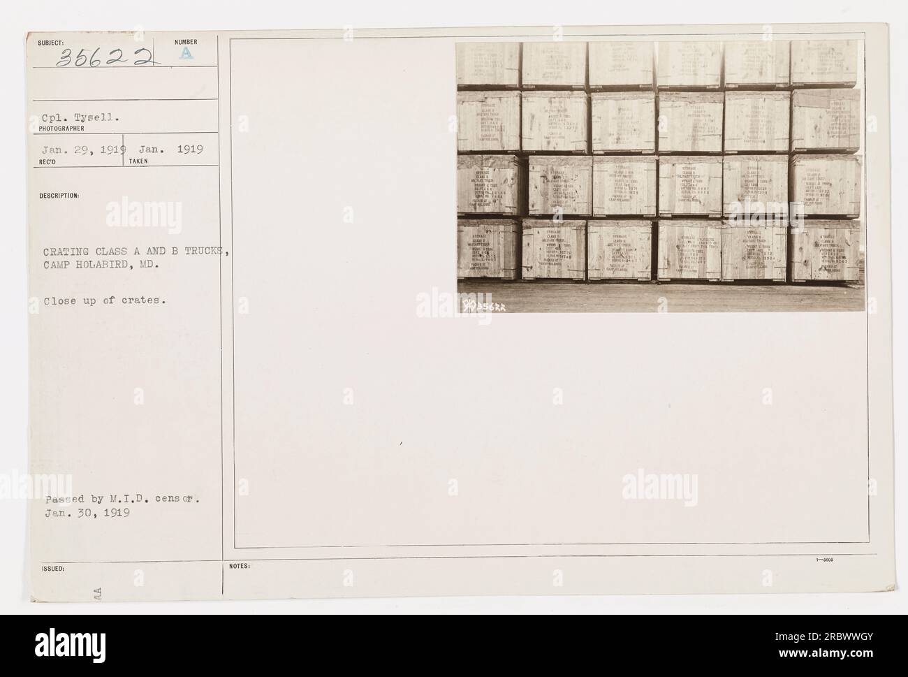 Gros plan des caisses des camions de classe A et B en cours de mise en caisse au Camp Holarird, MD. La photographie a été prise le 29 janvier 1919 et reçue le 30 janvier 1919. Il a été examiné et approuvé par le censeur du M.I.D. Le numéro de description est 36622. Banque D'Images