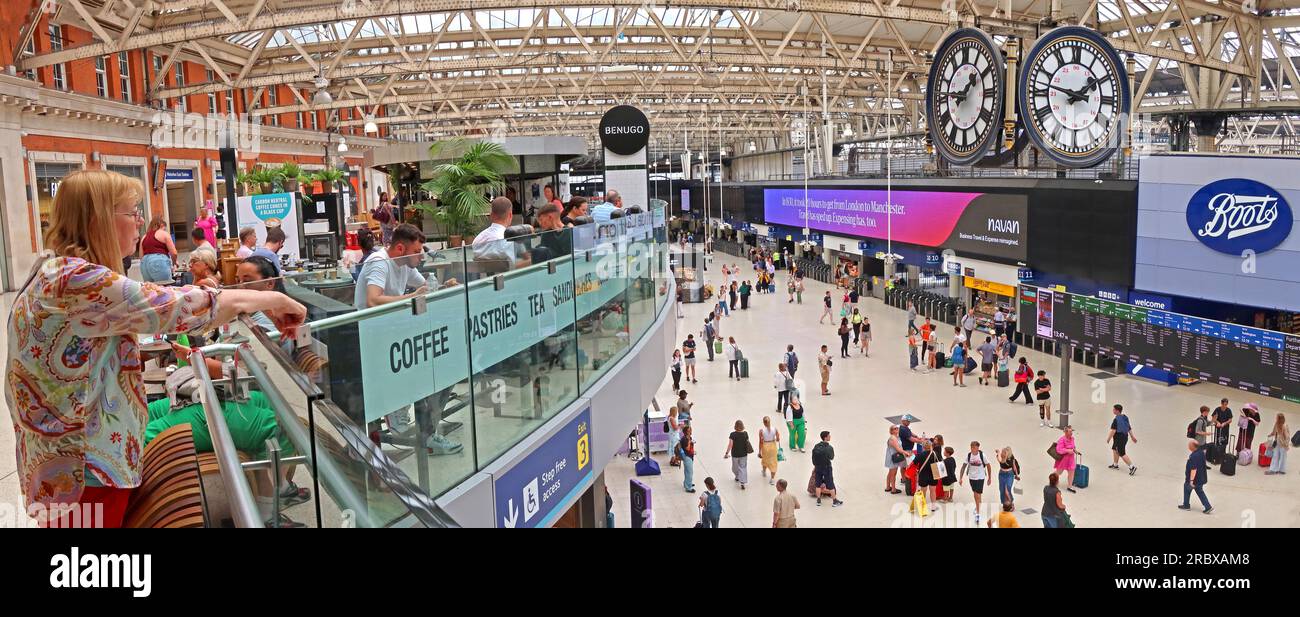 Gare de Waterloo, hall occupé, gare de Waterloo, Waterloo Rd, Lambeth, Londres, ANGLETERRE, ROYAUME-UNI, SE1 8SW Banque D'Images