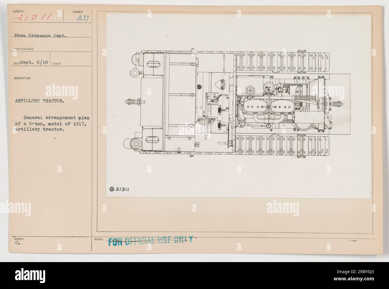 L'image montre un plan d'agencement général d'un tracteur d'artillerie modèle 1917 de 5 tonnes. Cette photographie a été prise par le département de l'ordonnance et étiquetée avec le numéro 21311. L'image était marquée avec des « NOTES POUR USAGE OFFICIEL SEULEMENT ». Banque D'Images