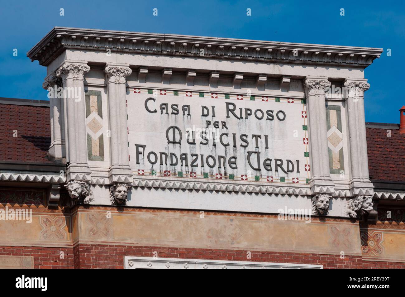 Italie, Lombardie, Milan, Piazza Buonarroti Square, Giuseppe Verdi Rest Home pour musiciens Banque D'Images