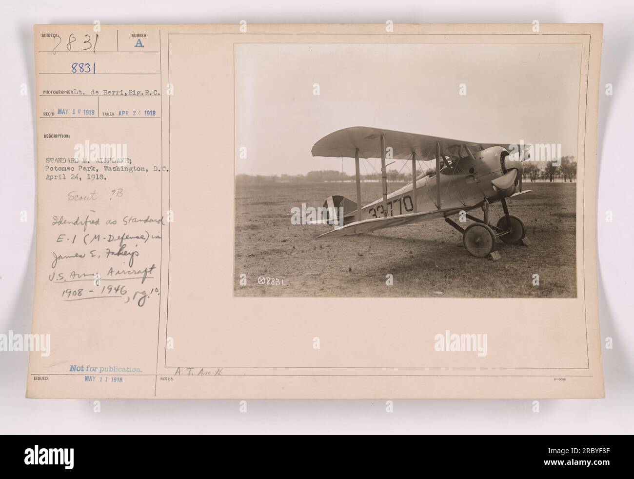 Légende de l'image : avion standard M au Potomac Park, Washington, DC, le 24 avril 1918. Scout 18. Identifié comme Standard E-1 (M-Defense). Photographed par Lt. De Berri, SIG. R.C. A. image tirée de la collection 111-SC-8831, photographies des activités militaires américaines pendant la première Guerre mondiale. Banque D'Images