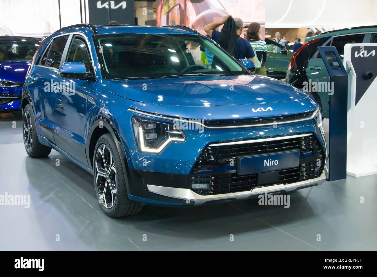 Barcelone, Espagne - 14 mai 2023 : Kia Niro PHEV exposée à automobile Barcelona 2023 à Barcelone, Espagne. Banque D'Images