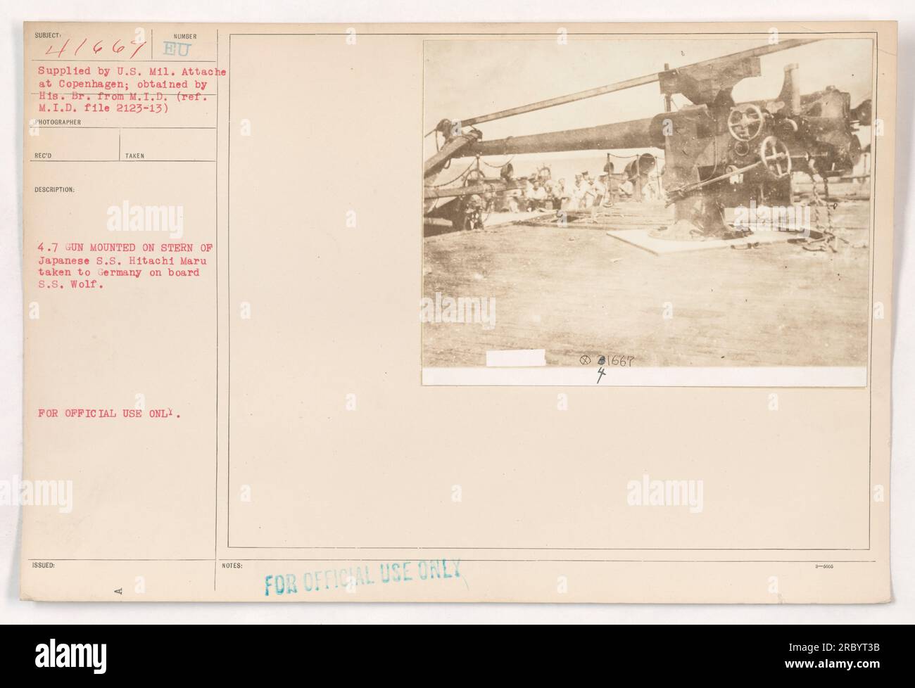 'Image montrant un S.S. japonais Hitachi Maru portant un canon 4,7 monté sur sa poupe. Le navire a été transporté en Allemagne à bord du S.S. Wolf pendant la première Guerre mondiale. Cette photographie a été obtenue par les États-Unis Attaché militaire à Copenhague et fourni par la British Military Intelligence Division.' Banque D'Images