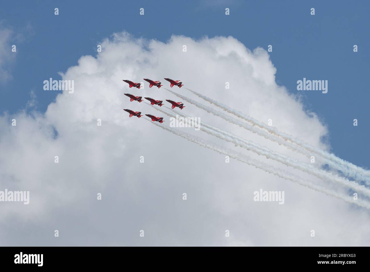 L'équipe de démonstration des Red ARROWS de la RAF dans le ciel au-dessus de Silverstone lors du GRAND PRIX DE FORMULE 1 ARAMCO BRITISH GRAND PRIX 2023 au circuit de Silverstone, Sil Banque D'Images
