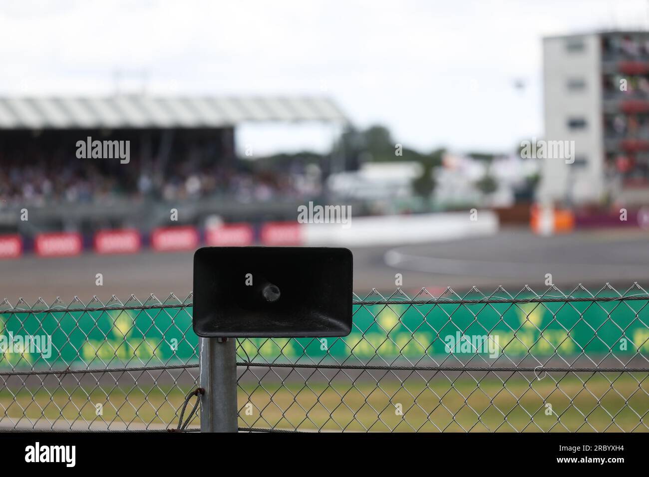 Une annonce externe du stade résistant aux intempéries et un conférencier commentateur sur le circuit du Grand Prix de Silverstone pendant le GRAND PRIX DE GRANDE-BRETAGNE ARAMCO DE FORMULE 1 Banque D'Images