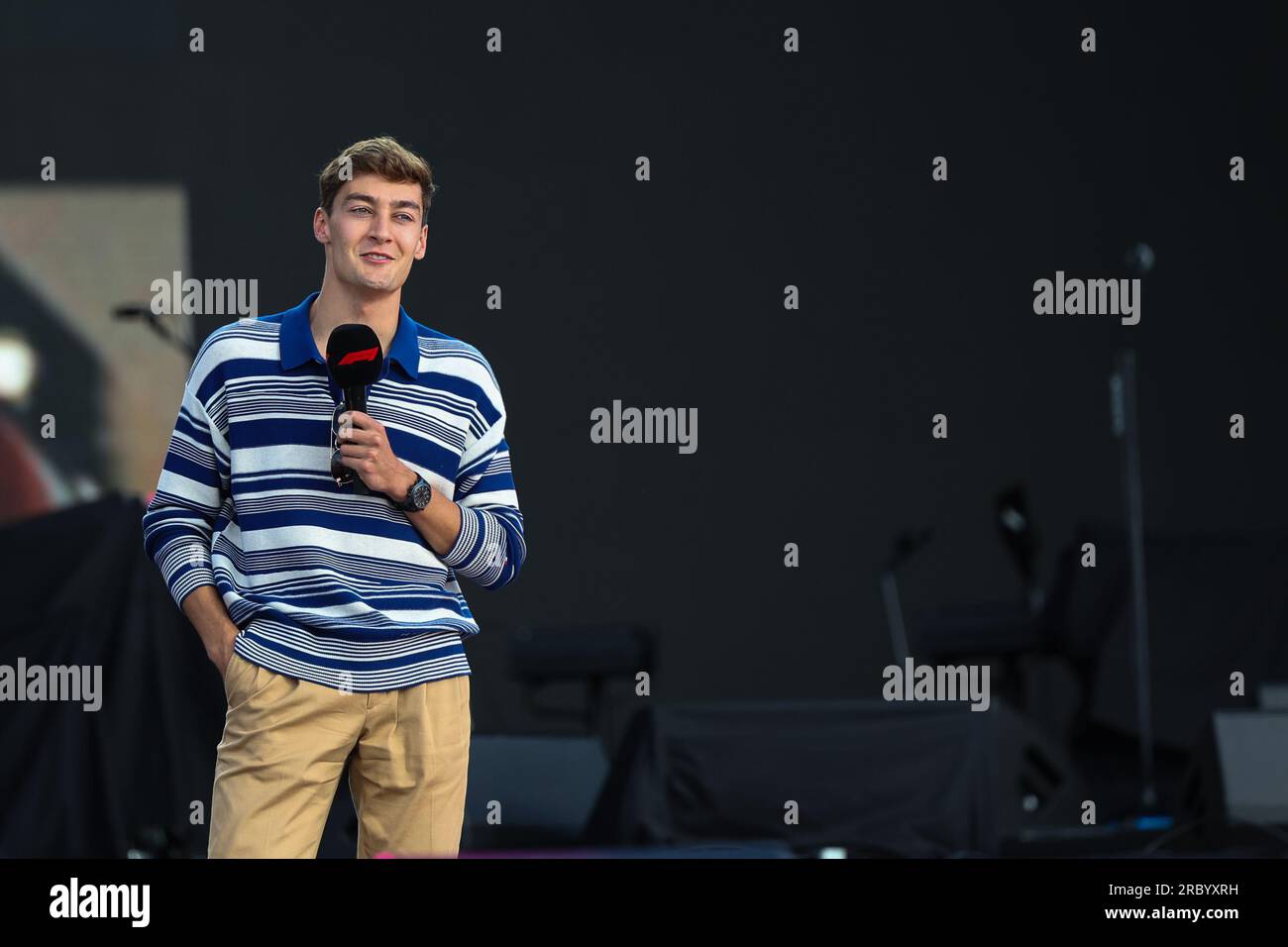 George Russell (GBR) de Mercedes-AMG Petronas F1 Team donne une interview et sourit en direct sur scène après la course du Grand prix lors de la FORMULE 1 Banque D'Images