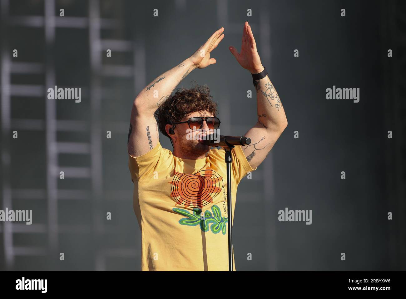 Tom Grennan, l'affiche et artiste chante et se produit en direct pour les fans du Grand prix après la course finale sur la Chrome main Stage pendant la FORMULE Banque D'Images