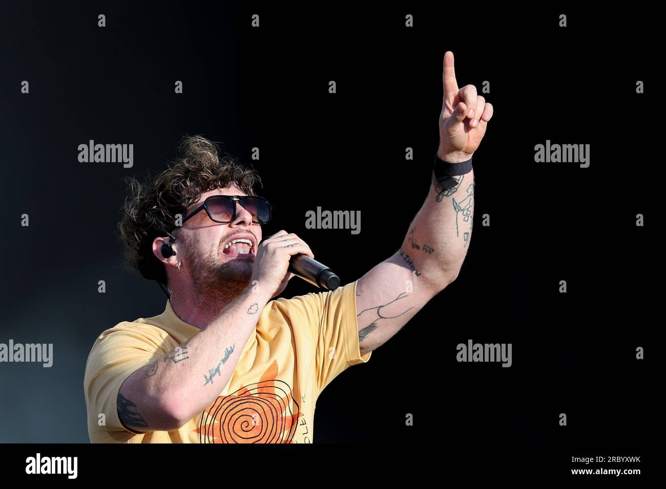 Tom Grennan, l'affiche et artiste chante et se produit en direct pour les fans du Grand prix après la course finale sur la Chrome main Stage pendant la FORMULE Banque D'Images