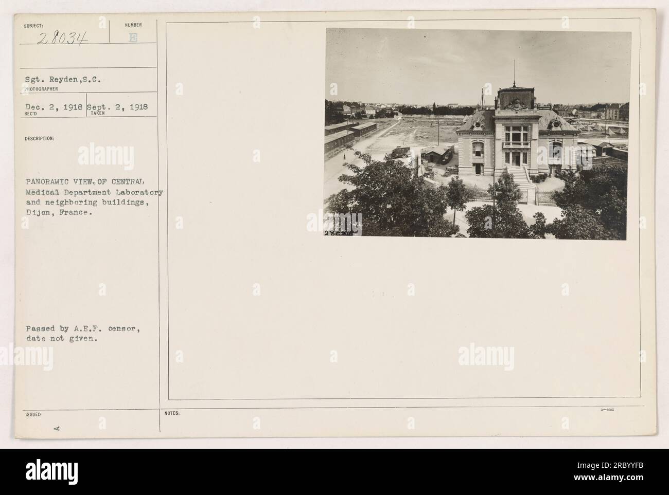 Vue panoramique du Laboratoire Central de médecine et des bâtiments environnants à Dijon, France pendant la première Guerre mondiale La photographie a été prise par le sergent Reyden le 2 septembre 1918 et reçue le 2 décembre 1918. Il a été approuvé par le censeur de l'A.E.F. mais aucune date précise n'est fournie. Banque D'Images