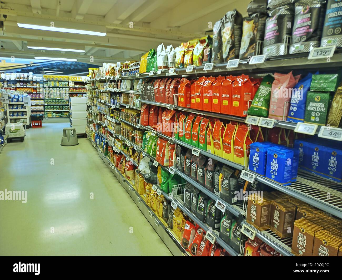super marché à nuuk, groenland, nuuk, ville de nuuk, ville de nuuk, nuk, étagère, nourriture, inuit, danemark coclony, étagère de nourriture, marché, nomade Banque D'Images